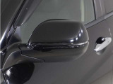 ◆ドアミラーウインカー◆ドアミラーにウインカーを装備しています。対向車に自身の進行方向を合図し安全に運転できます。