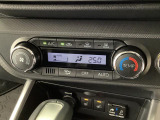 【オートエアコン】AUTOボタンを押してお好みの温度を設定!快適な室温でドライブをお楽しみいただけます♪