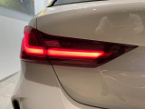 当店では第三者機関による車両品質鑑定を導入し、修復歴車を排除。鑑定書が発行されますので、ぱっと見ただけでは分からない箇所まで納得した上でご検討いただけます。※一部未実施の場合がございます。
