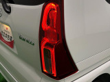 視認性の高い大型LEDリヤコンビネーションランプ(LEDストップランプ)で省電力・長寿命化を実現。