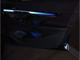 BMWの大きなシートは疲れにくく、搭乗者を包み込んでくれる安心感が御座います。