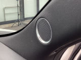BOSE社との共同開発により室内空間に音響チューニングを施し、クリアで臨場感のあるダイナミックサウンドをお楽しみいただけます。