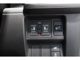 ◆◆両側電動スライドドア!!荷物で手が塞がる時など簡単にドアの開閉が出来ます!何より力いらずで開閉OK!女性やお年寄りにも優しい♪電動機能はOFFにもできますから元気なお子様の駆け出しも安心!