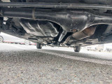 下廻り塗装承ります。車によって料金は変わりますのでお問い合わせ下さい。当店でおススメしているのは「スリーラスター」。融雪剤や塩水などからお車を長期間、強力に保護します。錆の発生、進行を抑えてくれます。