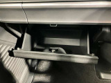 「収納スペース」使いやすい収納を、使いやすい場所に。様々な場所に収納スペースがあり使い勝手も良いので車内もスッキリして綺麗を保てます