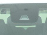 ◆Honda SENSING◆ カメラ等装置で精度の高い検知能力を発揮、安全運転を支援します。ステアリング上のコントローラーに注目!