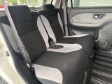 後席シートも広々と座れるのがこのお車の魅力です♪足元にゆとりのあるスペースを確保するなど、快適にドライブを楽しんでもらえる工夫や拘りを感じます♪