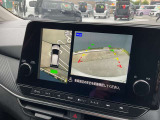 空から見下ろしているような視点で周囲を確認できるアラウンドビューモニター。駐車時にとても便利です。