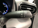 ライトスイッチです。「AUTO」にすると外の明るさに応じてスモールライト・ヘッドライトが自動でON・OFFします。夕暮れ時や屋内駐車場、トンネルなどに便利です。