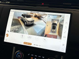 【3Dサラウンドカメラ(360&deg;カメラ)】全方位の死角となる部分や発進時・駐車時・細い路地からの運転などカメラを通してモニターで確認することが可能です。