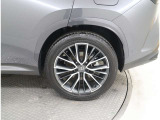 235/50R20ランフラットタイヤを装備しています。※各ホイールのキズ等をご確認くださいませ。