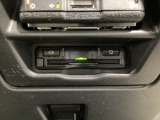 マツダ純正スマートインETC装備!サンバイザーの裏に車載器をスッキリ収納!ワンプッシュでETCカードの出し入れも簡単にできます。