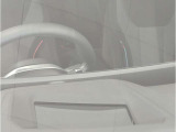 【ボディコーティングで新車時の輝きを】ご納車前にボディを磨き上げ下地処理を行った上で、コーティングを施工します。軽微な小傷も無くなりより新車時の輝きに近い状態でお届けできます。ぜひご用命下さい!