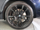 BMWならではの卓越した走りを支えるホイールと足回りです!日本車の走りに慣れている方にもぜひ体感して頂きたいほど、高いレベルでまとまっています!