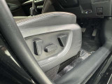 パワーシート搭載。微妙な調整が手軽にでき、ピッタリのポジションで運転することが可能です。