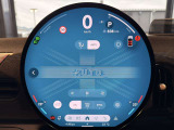 ナビやメディア、空調操作を直感的に楽しめる円形有機ELディスプレイ!ARナビや音声操作にも対応し、円形デザインが車内の主役に。見るたび、使うたびに気分が上がるMINIらしい演出です!