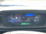 運転中の視線移動を抑えるレイアウトの「iCockpit」。