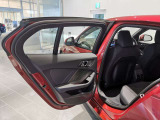 BMWプレミアムセレクション前橋では、高年式低走行モデルからMモデル、年式が経ちなかなかディーラーでは見かけないモデルまで幅広いラインナップで認定中古車を取り扱っております。品質に自信があります。