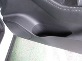 運転席ドア、ボトルホルダー画像です。
