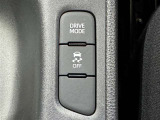 トラクションコントロールとは、すべりやすい路面での発進時や加速時にタイヤの空転を抑え、駆動力確保に貢献する機能です。詳細は販売店スタッフまでおたずねください。
