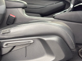 ★運転席ハイトアジャスター★ 運転される方によってシートの高さが調節できます!自分に合ったドライビングポジションで運転がさらに快適に♪