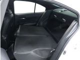 トランクとリア席のスペースを利用して、長い荷物を積むことができます。