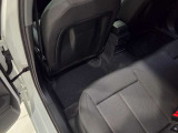 後部座席も当然、綺麗・清潔に仕上げております。内装の綺麗なお車は気持ちが良いですし、コンディションのいい車が多いです。前のユーザーが丁寧に使っていた証拠です。