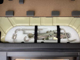 ラゲッジルームの下には車載工具が装備されております。