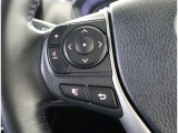 運転中、オーディオの操作をしてて、ハッとしたことはありませんか?ステアリングスイッチは、運転中でもハンドルでオーディオの操作が可能です。