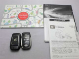 取説・メンテナンスノート・スマートキーの3点セットです。
