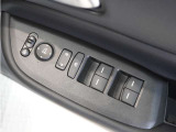 ◆パワーウィンドウスイッチ◆運転席から全席の窓の開閉操作を行うことが出来いつでも換気ができます!