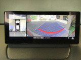 360&deg;ビューモニターでは前後左右4つのカメラ映像をさまざまな走行状況に応じて切り替えてセンターディスプレイに表示することで、駐車時や狭い道でのすれ違い時、見通しの悪い交差点進入時でも安心感を高めます