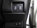 【両側パワースライドドア】両側がパワースライドドアになっており、運転席のスイッチやスマートキーのボタンからでも開閉が可能です!狭い駐車場でのお子様の乗り降りに便利です