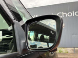 後側方から近づく車を検知するとマークが点灯してお知らせしてくれるので、車線変更の際などの周囲確認に大変便利です(^O^)