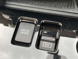 ドライブモードセレクターはさまざまシーンに合わせてモードの選択が可能です。
