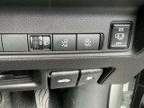 両側ハンズフリーオートスライドドアついています。足をかざすだけでドアが開けれます