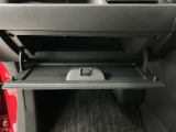 専門業者にて内外装のクリーニングを実施しております!