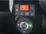 オートエアコンが付いています!1年中快適な室内を提供。車内温度を設定すると風量を自動で調整してくれます。