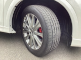 タイヤの残量は是非お車でご確認下さい。