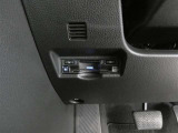 ETC車載器付きです。高速道路の料金所もスムーズに通過できます。※セットアップ費用は別途必要です。