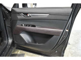 ドアポケットは小物を入れておくのに便利そうです。