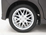 ◆純正アルミホイール装着車◆これで足元まわりも、おしゃれにきまります!