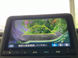 駐車時の後方視界をサポートし、安全なバック入庫を支援します。狭い場所でも安心で、運転の不安を軽減します。