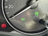 対向車が来ると自動でハイビームからロービームに切替してくれるシステムです。