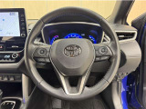 ステアリングスイッチ搭載!手を離さずに手元のスイッチでさまざまな操作が可能。運転中、視線をそらさなくても操作ができて安全です!
