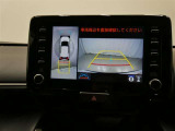 パノラミックビューモニター付きです。車両を上から見たような映像をディスプレイオーディオ画面に表示。運転席からの目視だけでは見にくい、車両周辺の状況をリアルタイムでしっかり確認できます。