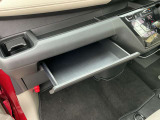 収納もバッチリ!小物が散乱しがちな車内もスッキリさせる事ができますね♪