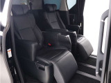 アルファード 2.5 S Cパッケージ (禁煙車)(3眼&シーケンシャルライト)(黒革