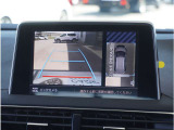 【バックカメラ】駐車が苦手な方でも安心してお乗りいただけます。リバース連動で画面が切り替わるのでとっても便利です。今や後方確認の必須アイテムですよね。