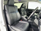見通しのよいすっきりとした視界で、誰でも運転しやすいです。運転のしやすさは疲れにくさにも繋がりますよ♪